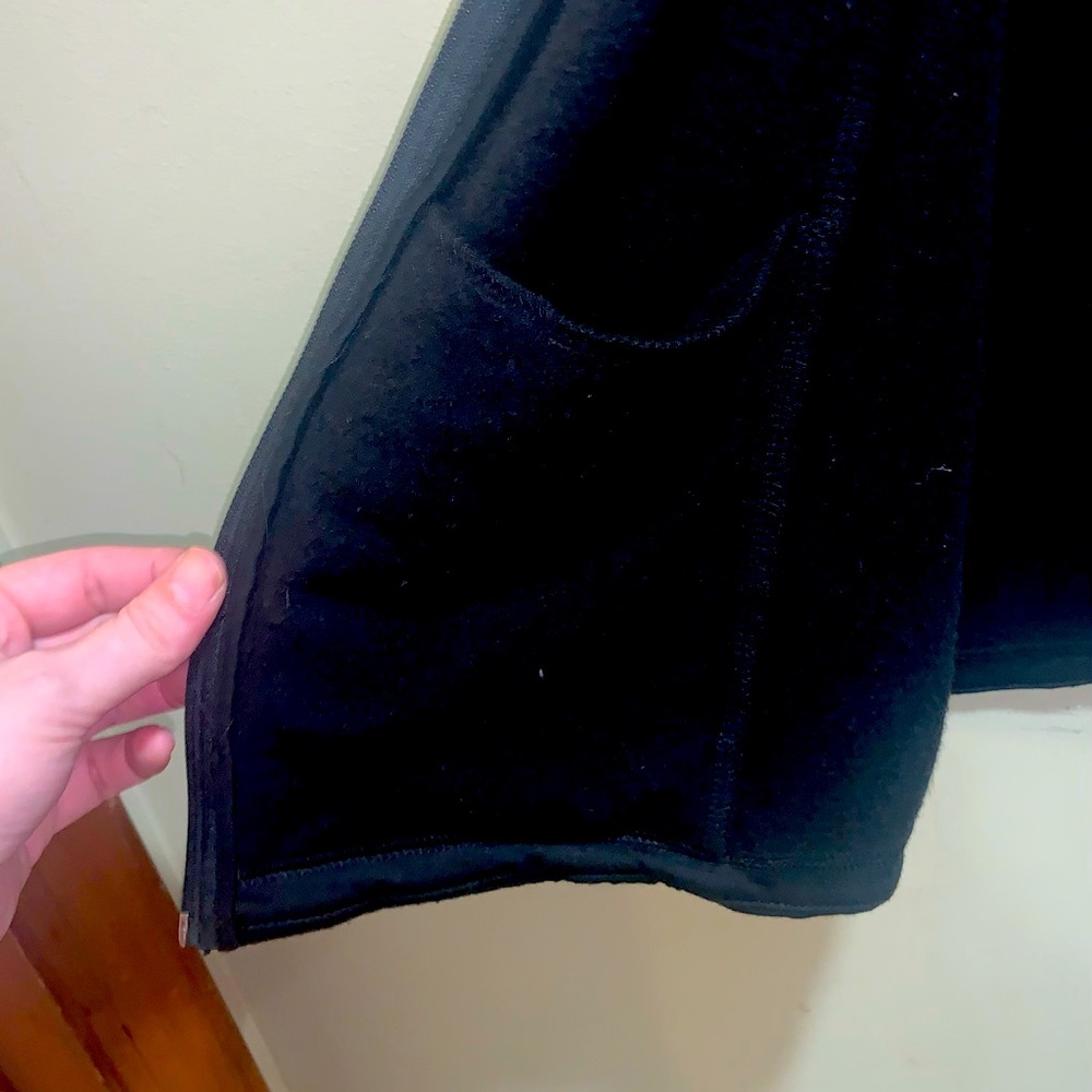 black jacket - Picture 2 of 7